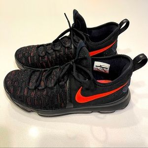 KD 9 'AUNT PEARL' Men’s Sneakers 10.5